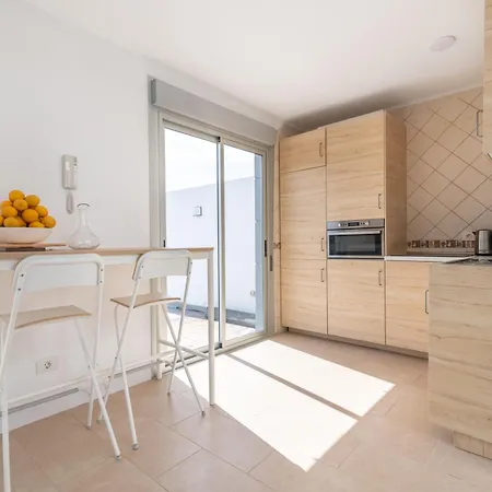House Near The W Sea View, Jaca Ferienhaus *
