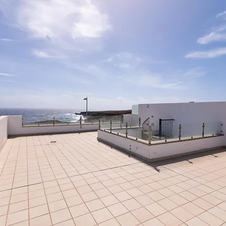 House Near The W Sea View, Jaca Ferienhaus