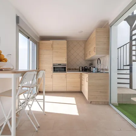 House Near The W Sea View, Jaca Ferienhaus *