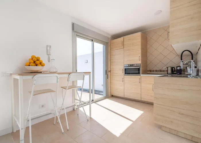 House Near The W Sea View, Jaca Ferienhaus *