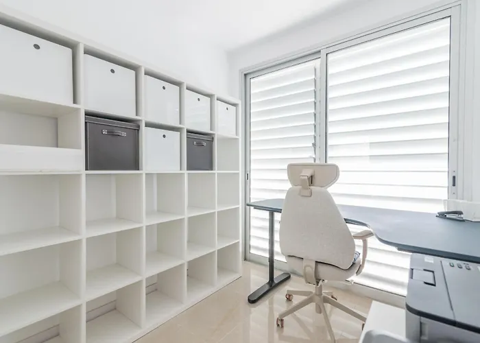 House Near The W Sea View, Jaca Ferienhaus