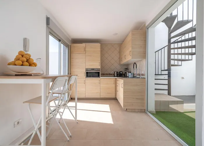 House Near The W Sea View, Jaca Ferienhaus *